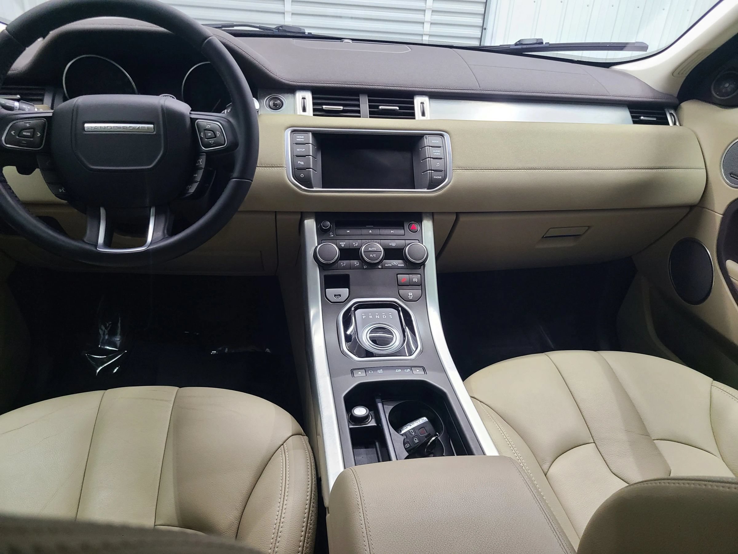 Used 2015 Land Rover Range Rover Evoque Pure Plus AWD/4WD image 2