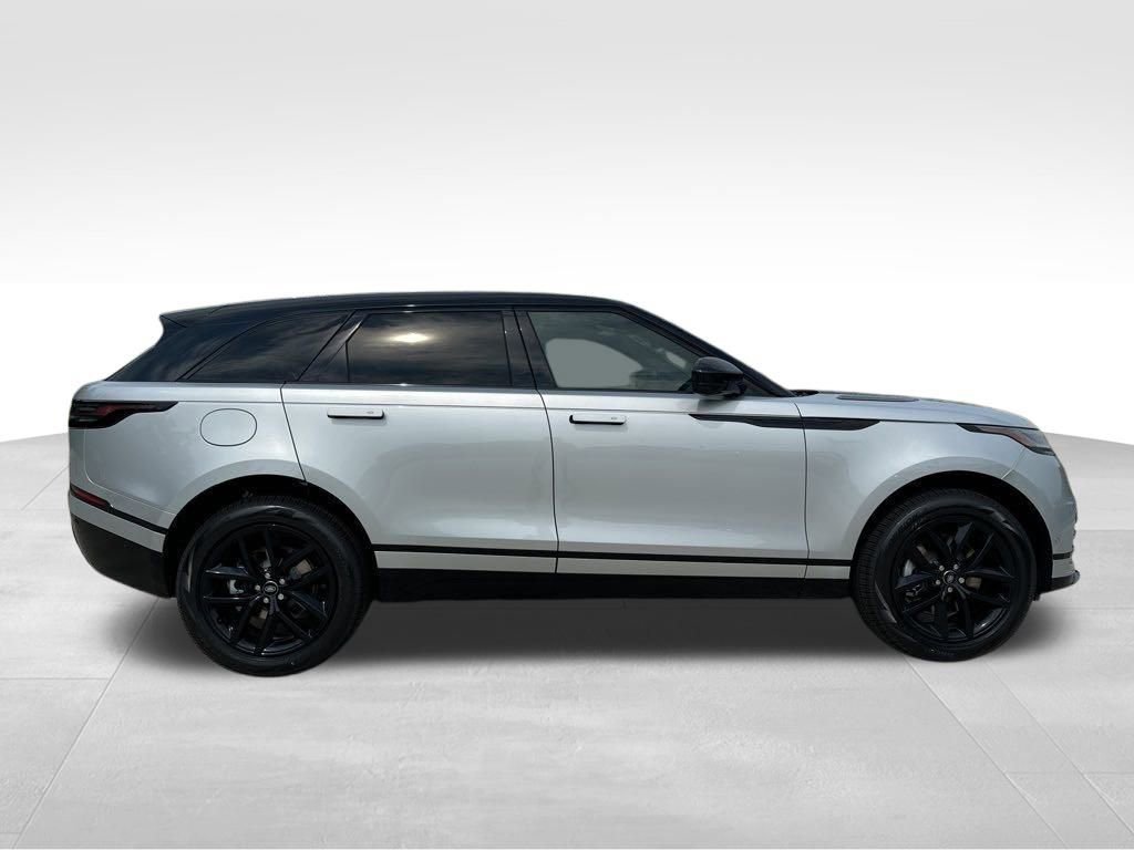 New 2025 Land Rover Range Rover Velar Dynamic SE image 4
