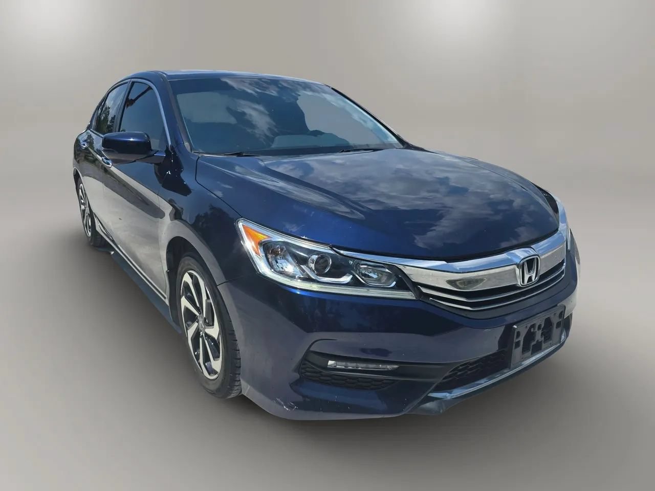 Used 2016 Honda Accord EX image 9