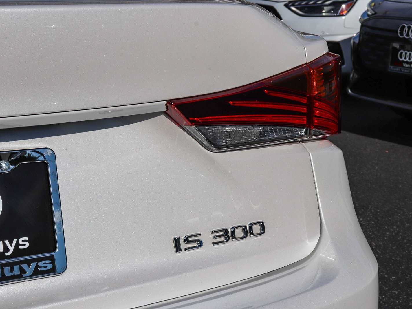 Used 2018 Lexus IS 300 RWD image 11