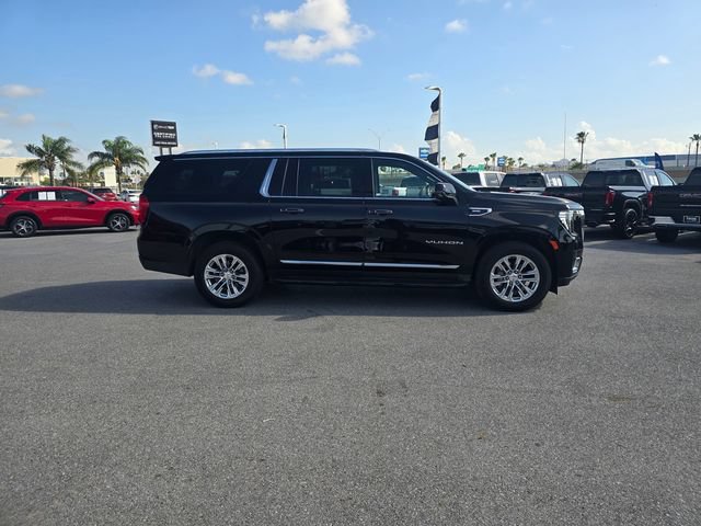 Used 2023 GMC Yukon XL SLT w/ SLT Premium Package RWD image 4