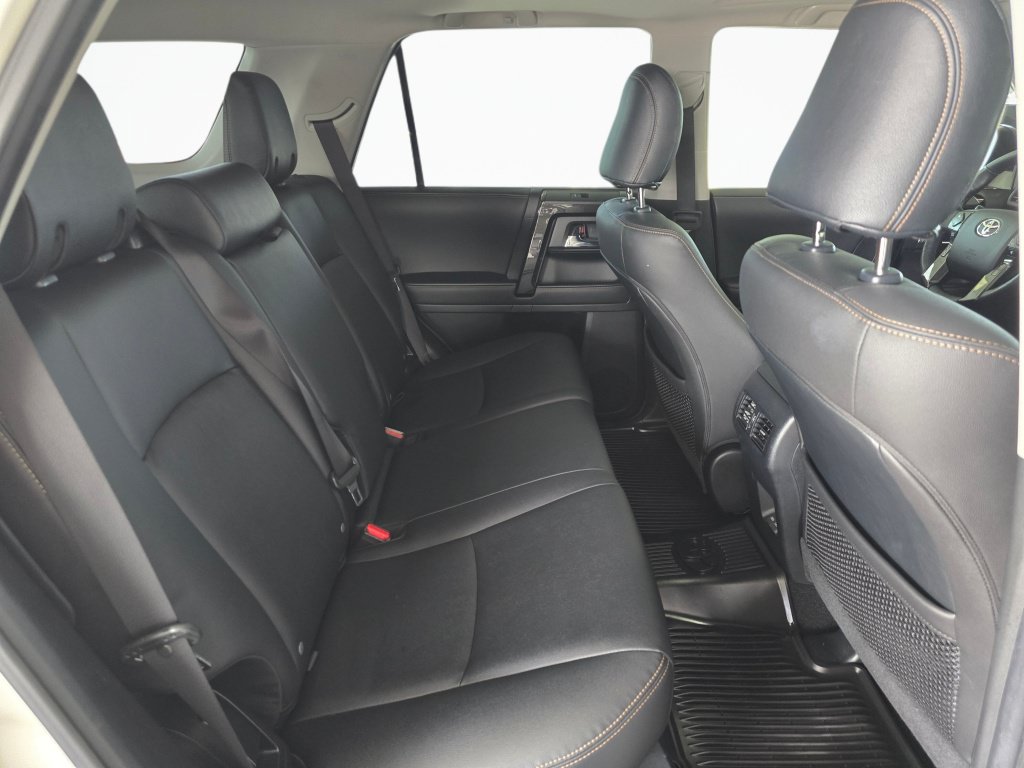 Used 2023 Toyota 4Runner 40th Anniversary SE AWD/4WD image 39