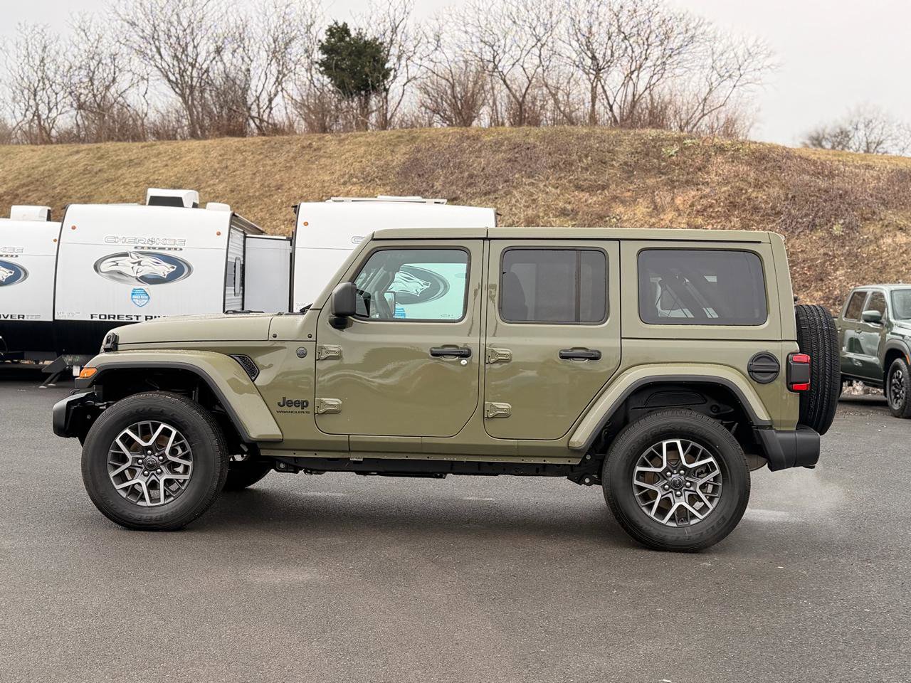 Used 2026 Jeep Wrangler Sahara AWD/4WD image 8
