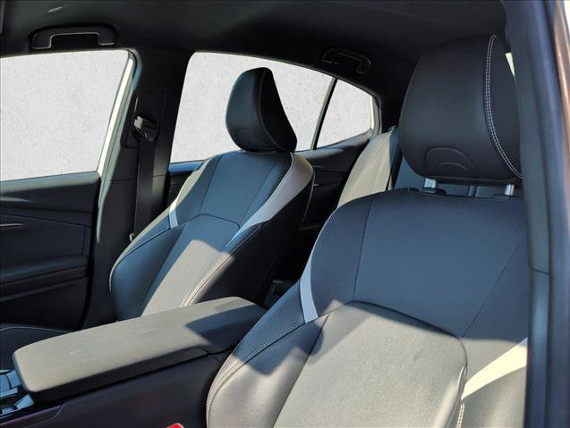 Used 2025 Toyota Camry SE FWD image 11