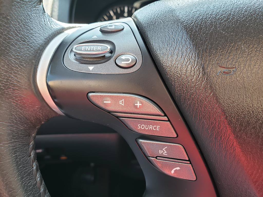 Used 2018 Nissan Pathfinder SL AWD/4WD image 19