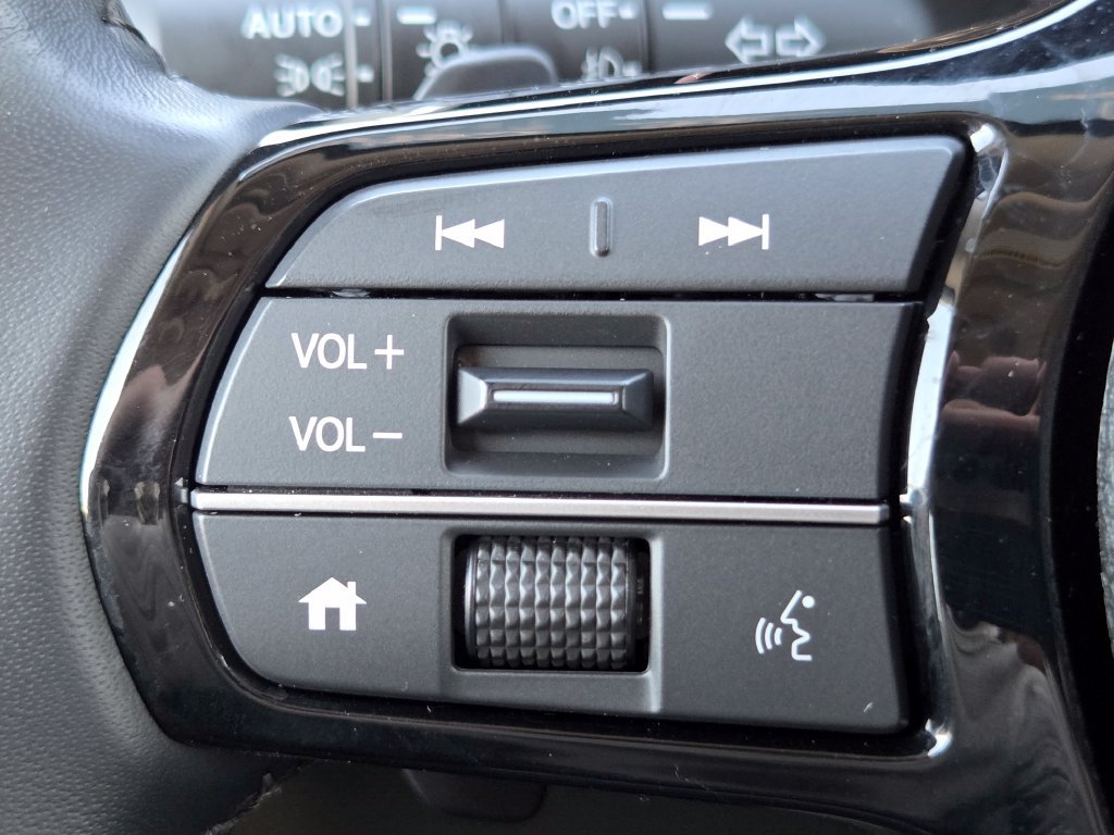 Certified 2025 Honda Pilot Touring image 16