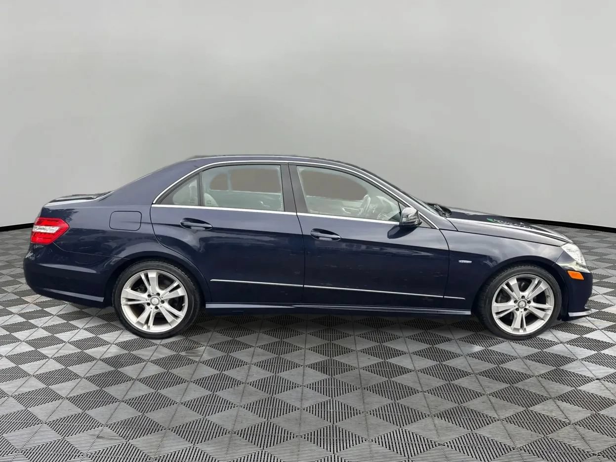 Used 2012 Mercedes-Benz E 350 4MATIC Sedan image 4