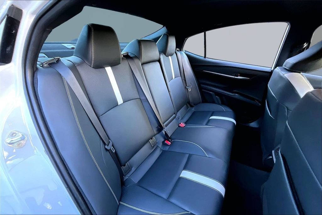 Used 2025 Toyota Camry SE image 19