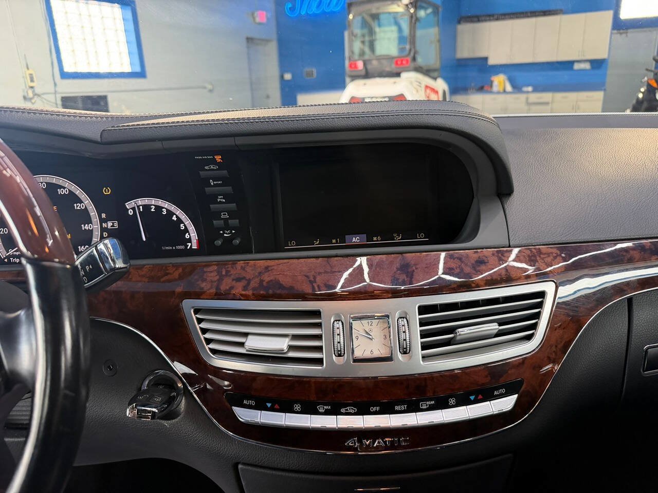 Used 2012 Mercedes-Benz S 550 4MATIC image 24