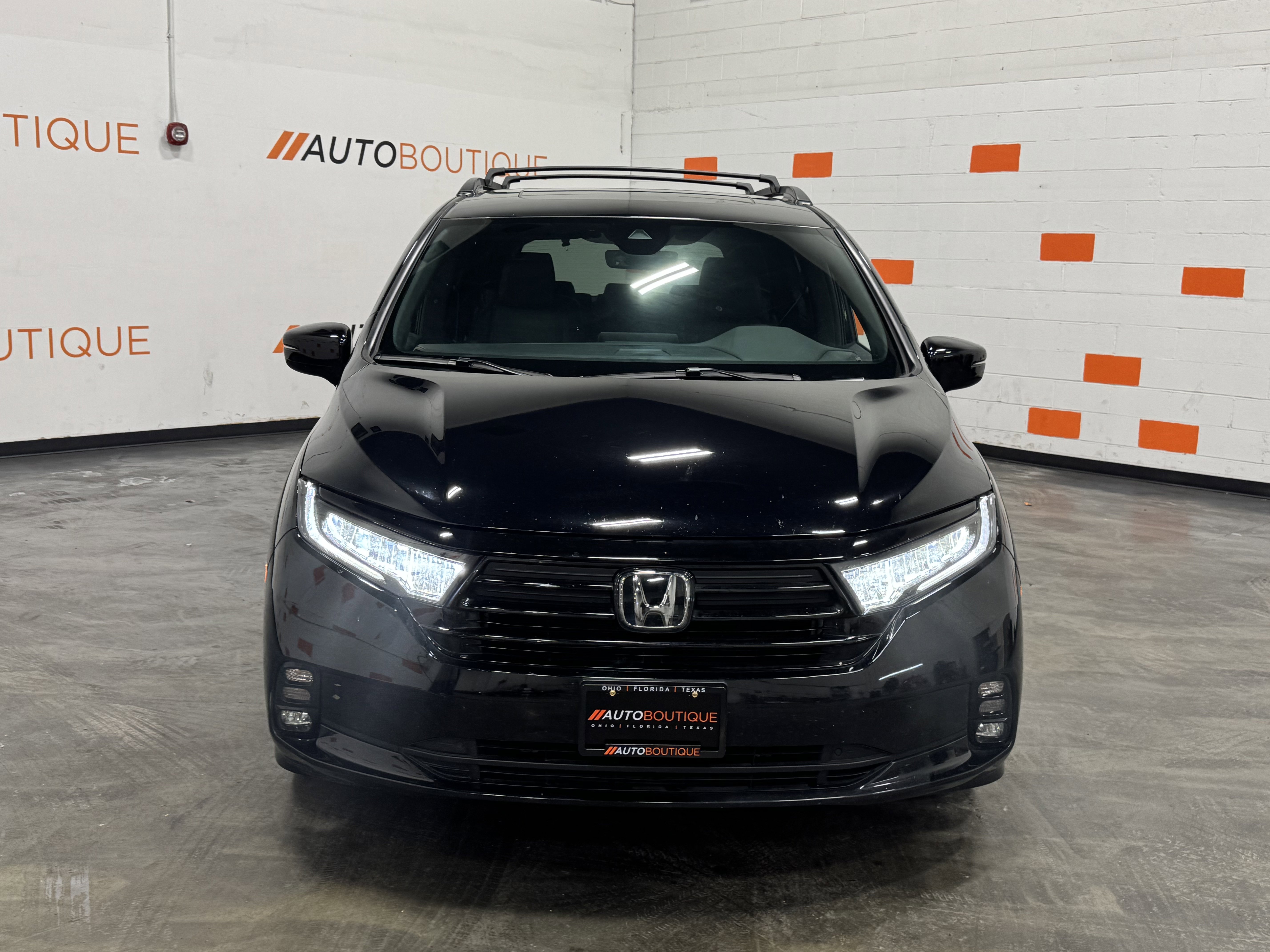 Used 2024 Honda Odyssey Sport image 3