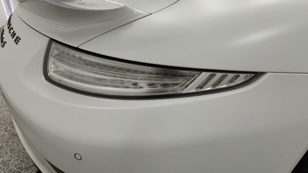 Used 2015 Porsche 911 Turbo S image 38