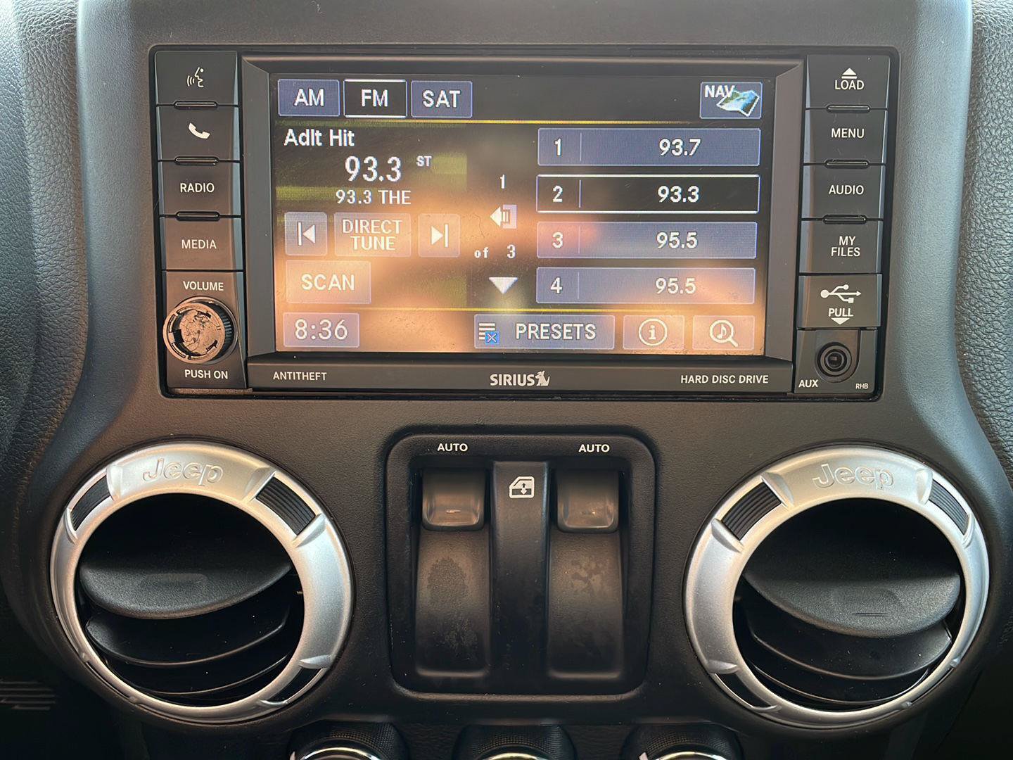 Used 2015 Jeep Wrangler Sahara w/ Connectivity Group AWD/4WD image 20