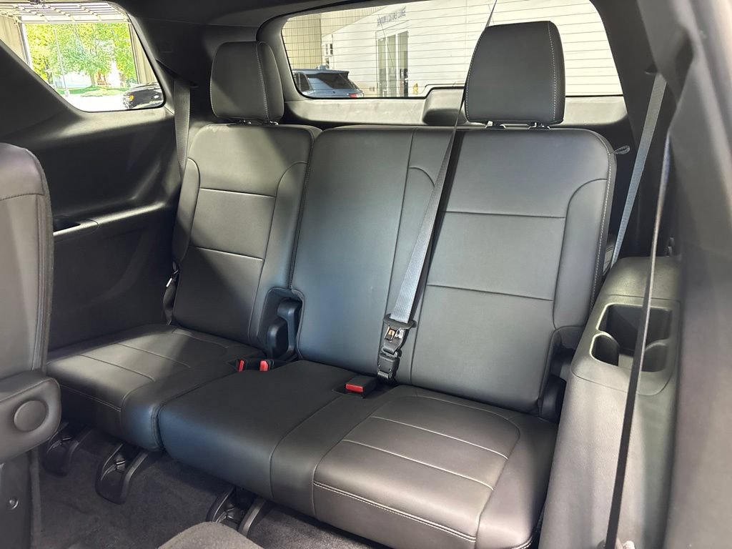 Used 2023 Chevrolet Traverse LT w/ LT Premium Package AWD/4WD image 49