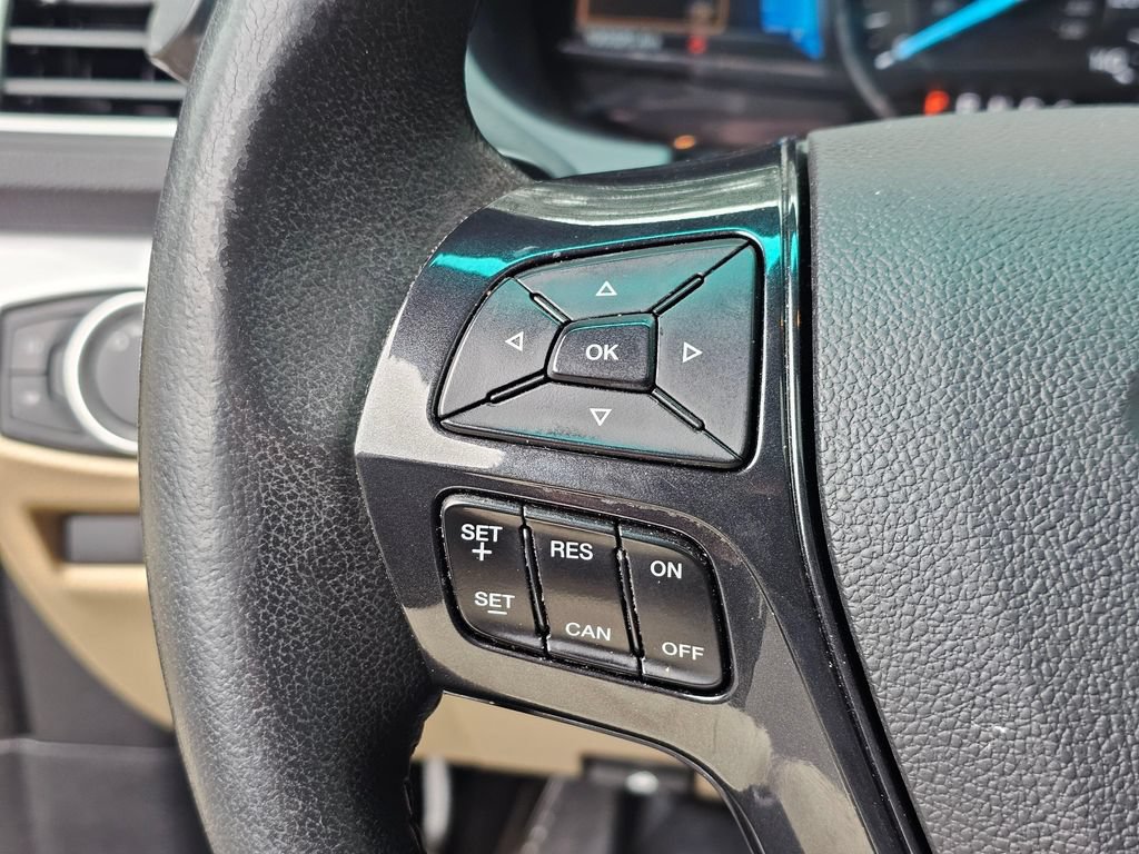 Used 2016 Ford Explorer XLT w/ Equipment Group 202A AWD/4WD image 30