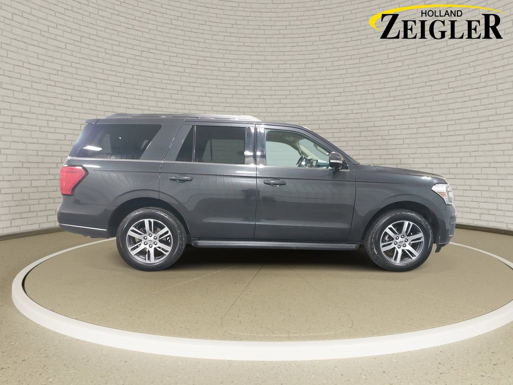 Used 2024 Ford Expedition XLT AWD/4WD image 4
