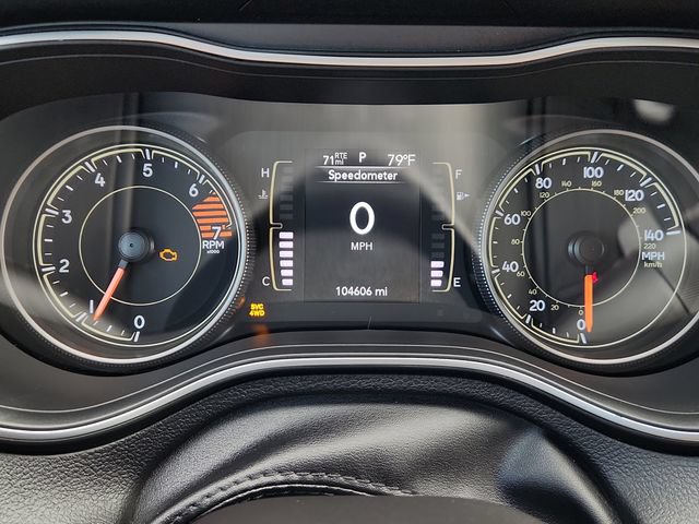 Used 2019 Jeep Cherokee Latitude Plus w/ Cold Weather Group AWD/4WD image 39