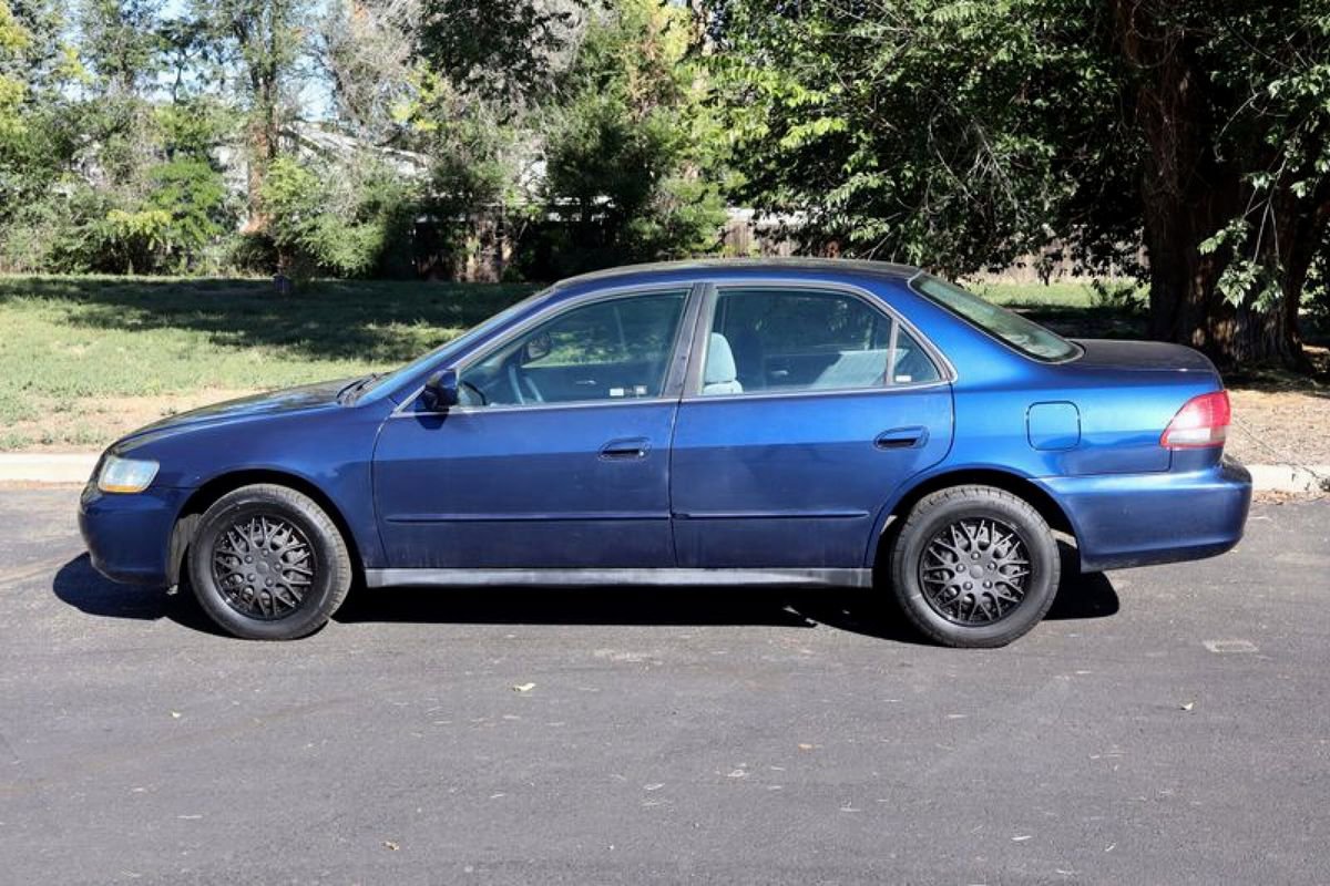Used 2001 Honda Accord LX image 9