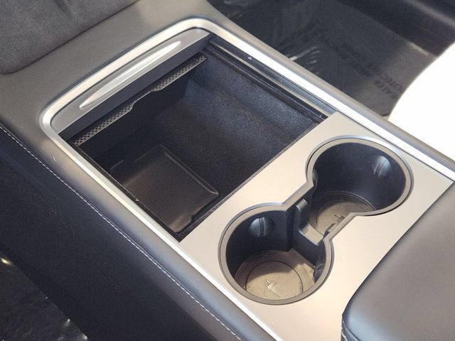 Used 2025 Tesla Model Y Long Range RWD image 29