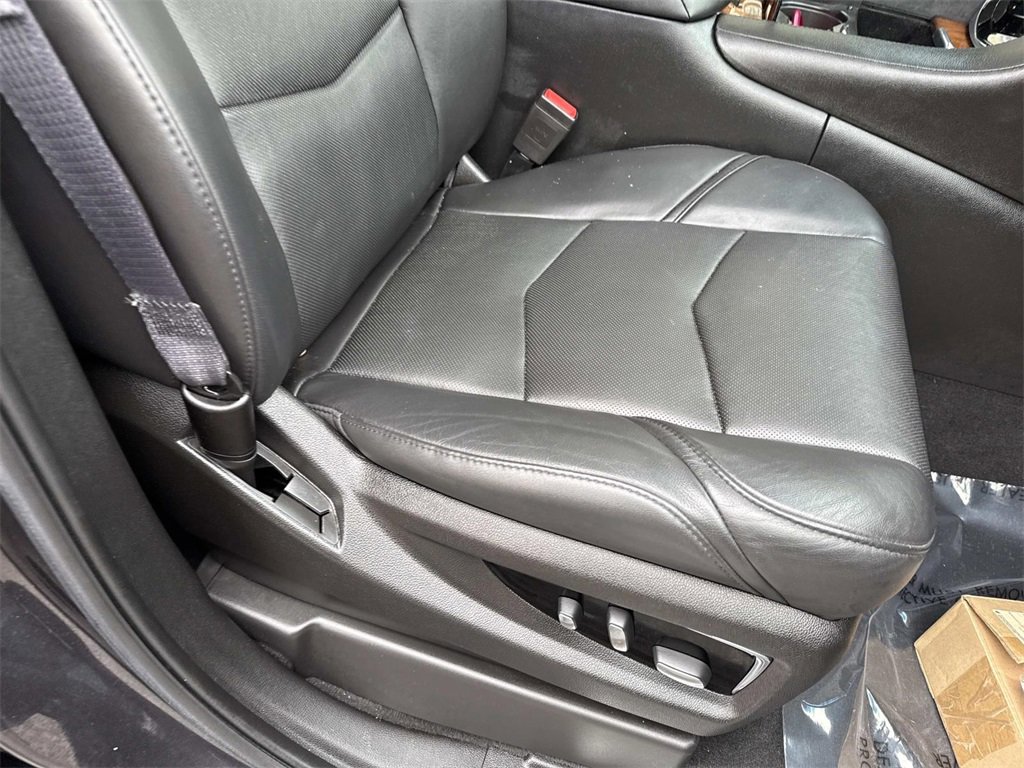 Used 2017 Cadillac Escalade Premium Luxury image 12