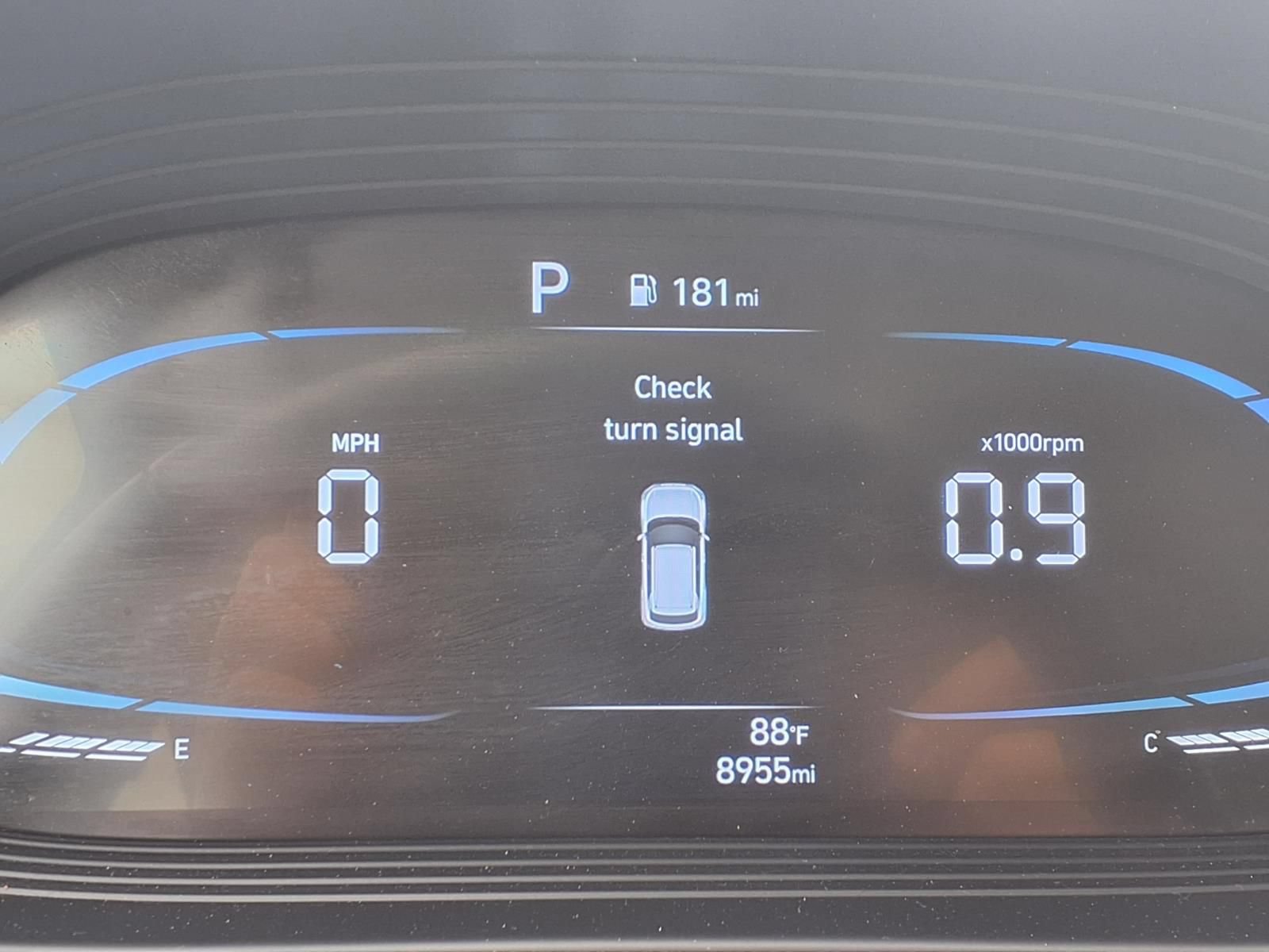 Used 2024 Hyundai Venue Limited FWD image 11