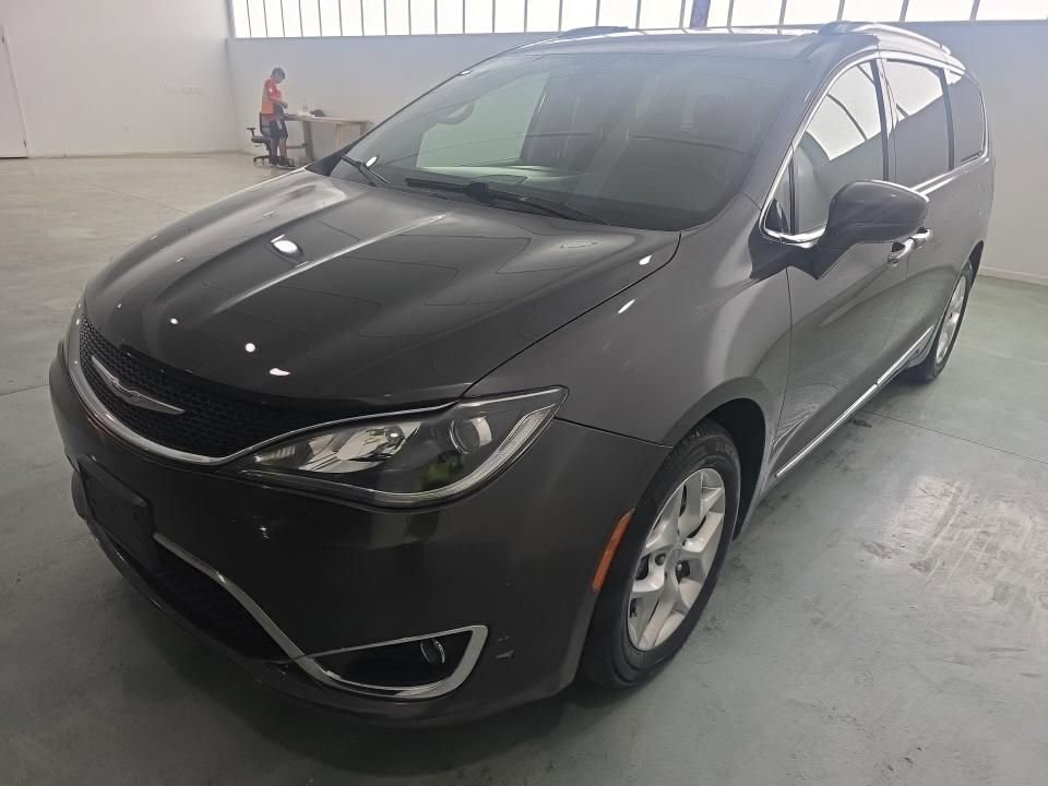 Used 2020 Chrysler Pacifica Touring-L w/ Tire & Wheel Group