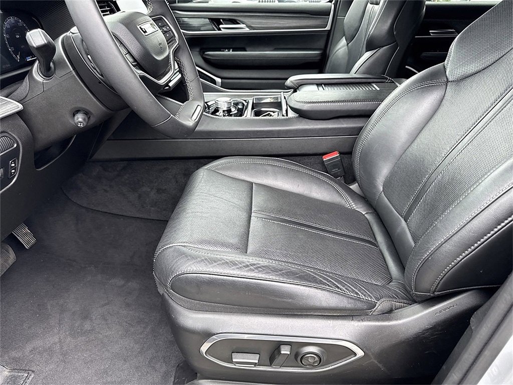 Used 2023 Jeep Wagoneer L Series II image 22