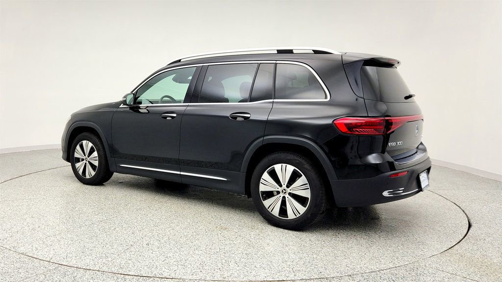 Used 2024 Mercedes-Benz EQB 300 4MATIC image 7