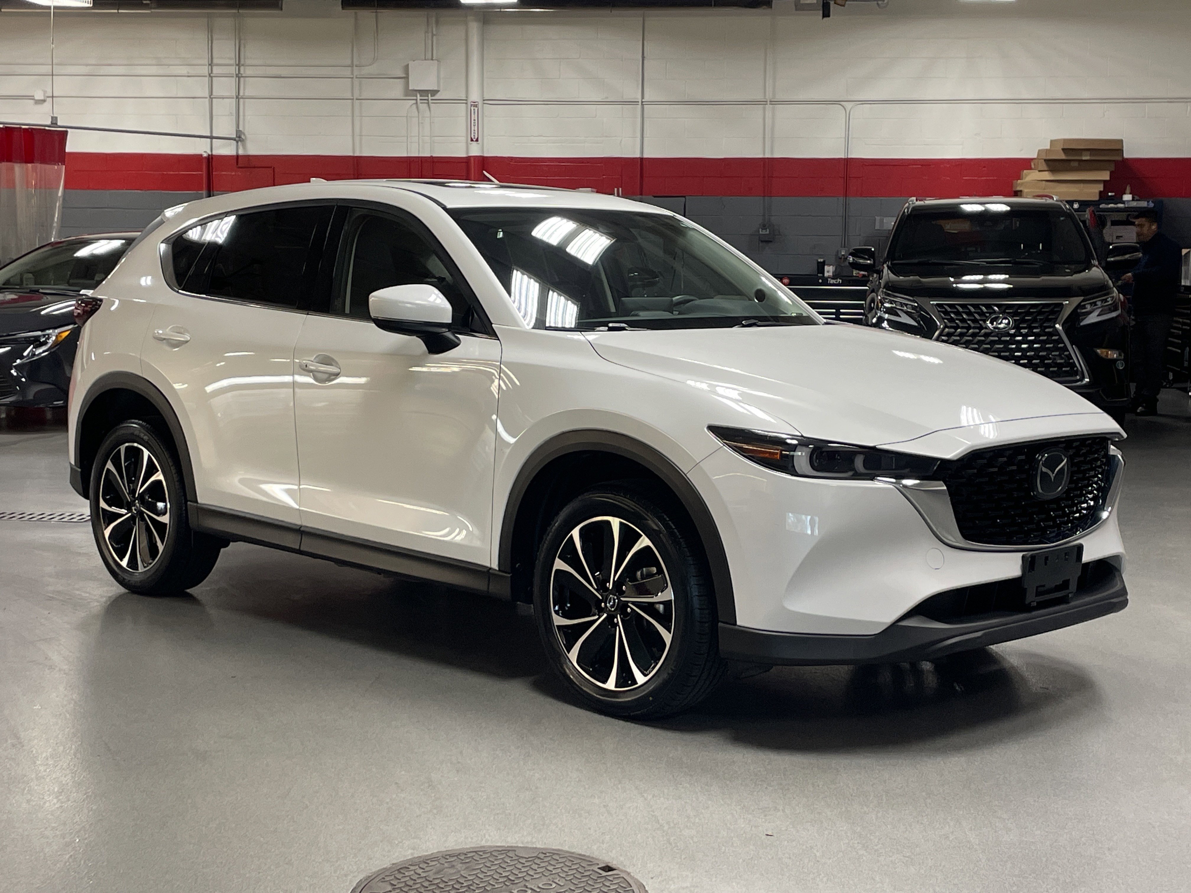 Used 2023 MAZDA CX-5 AWD 2.5 S w/ Premium Package image 2