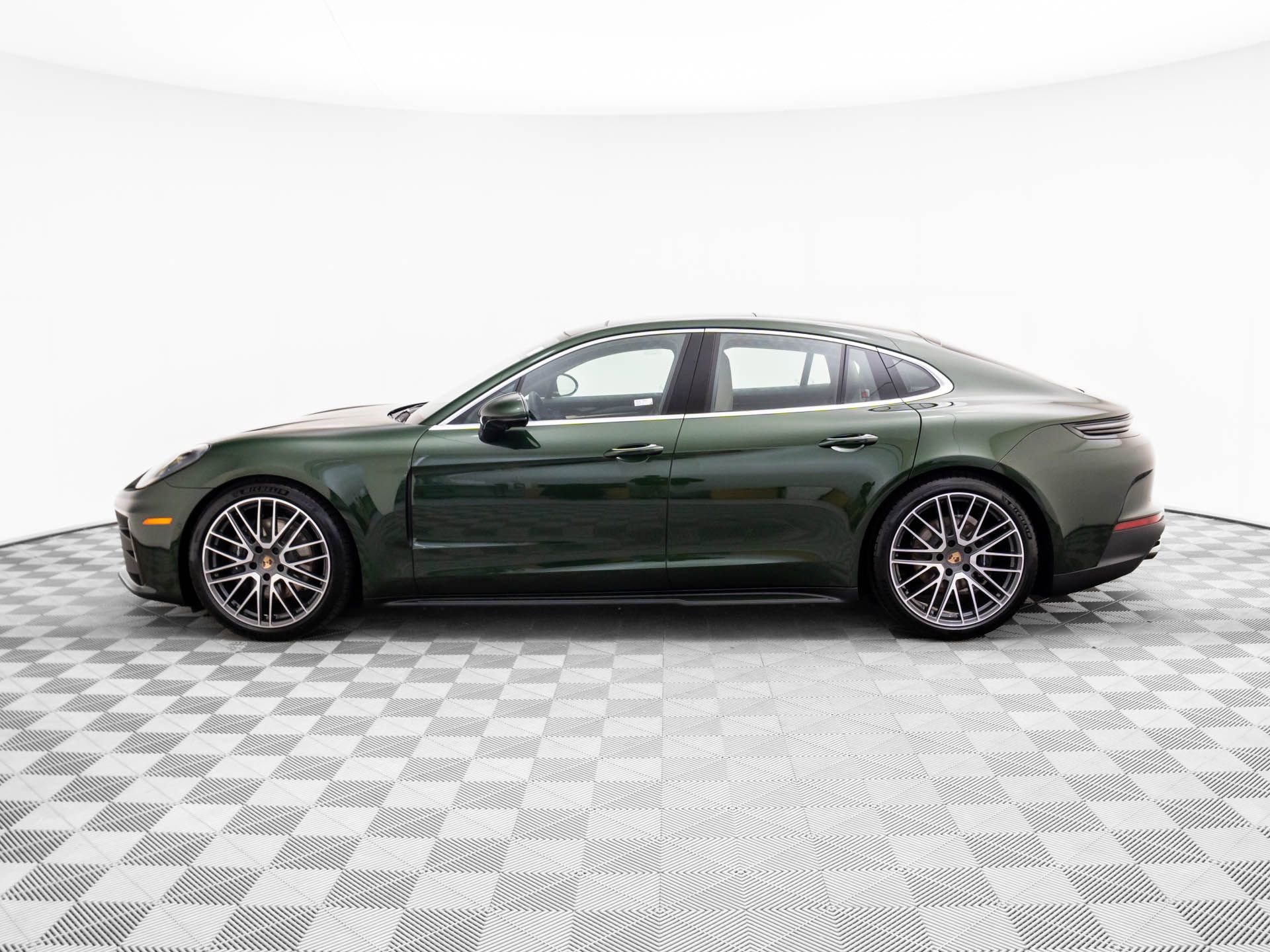 New 2026 Porsche Panamera 4 AWD/4WD image 2