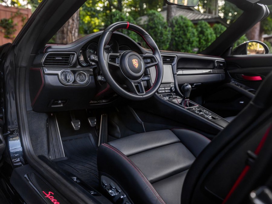 Used 2019 Porsche 911 Speedster RWD image 15