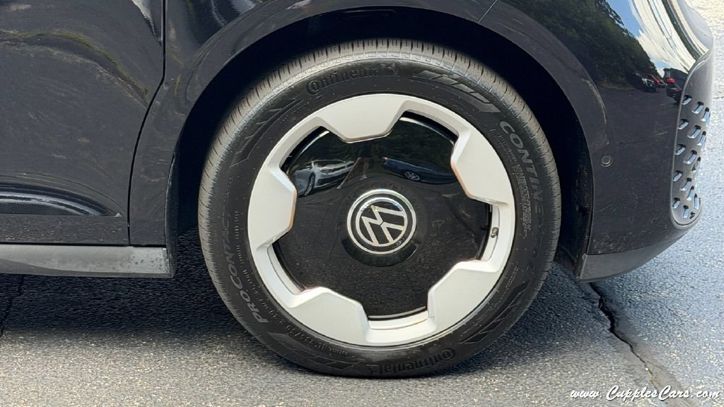 Used 2025 Volkswagen ID. Buzz Pro S RWD image 32