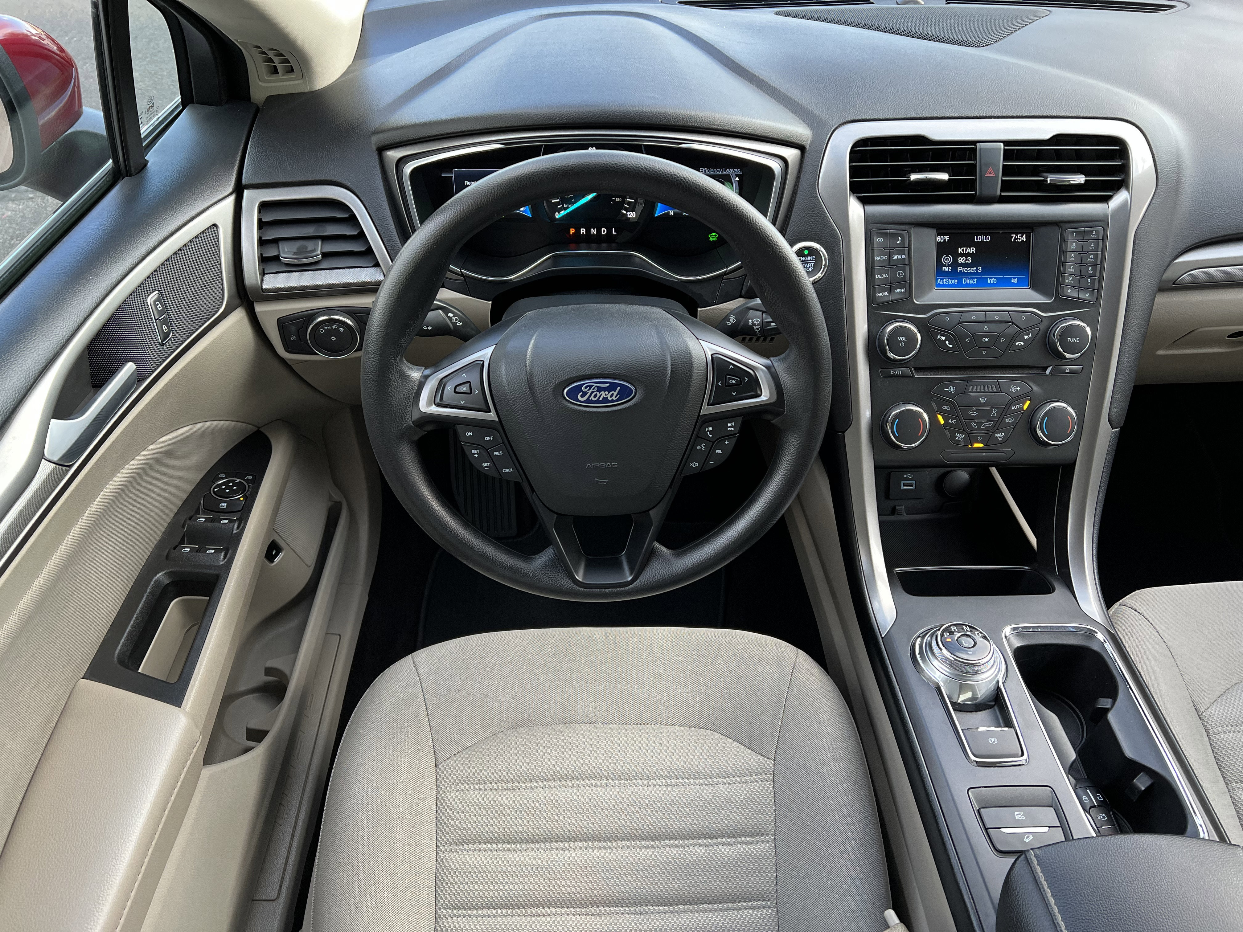 Used 2018 Ford Fusion SE image 11