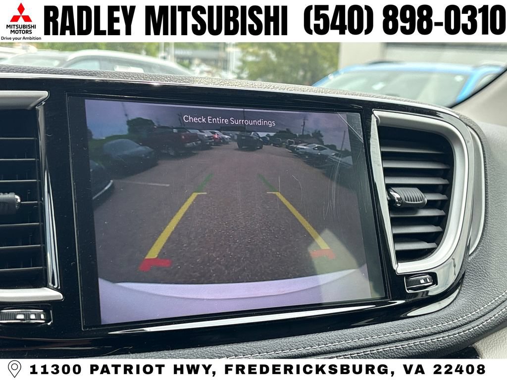 Used 2022 Chrysler Pacifica Touring-L FWD image 9