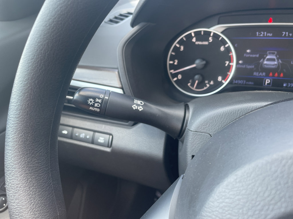 Used 2025 Nissan Altima 2.5 SV FWD image 23