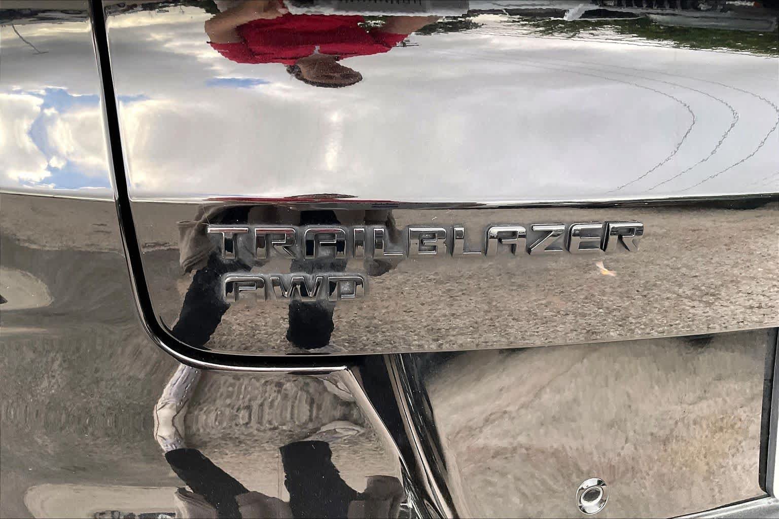 Used 2025 Chevrolet TrailBlazer RS w/ Convenience Package AWD/4WD image 31