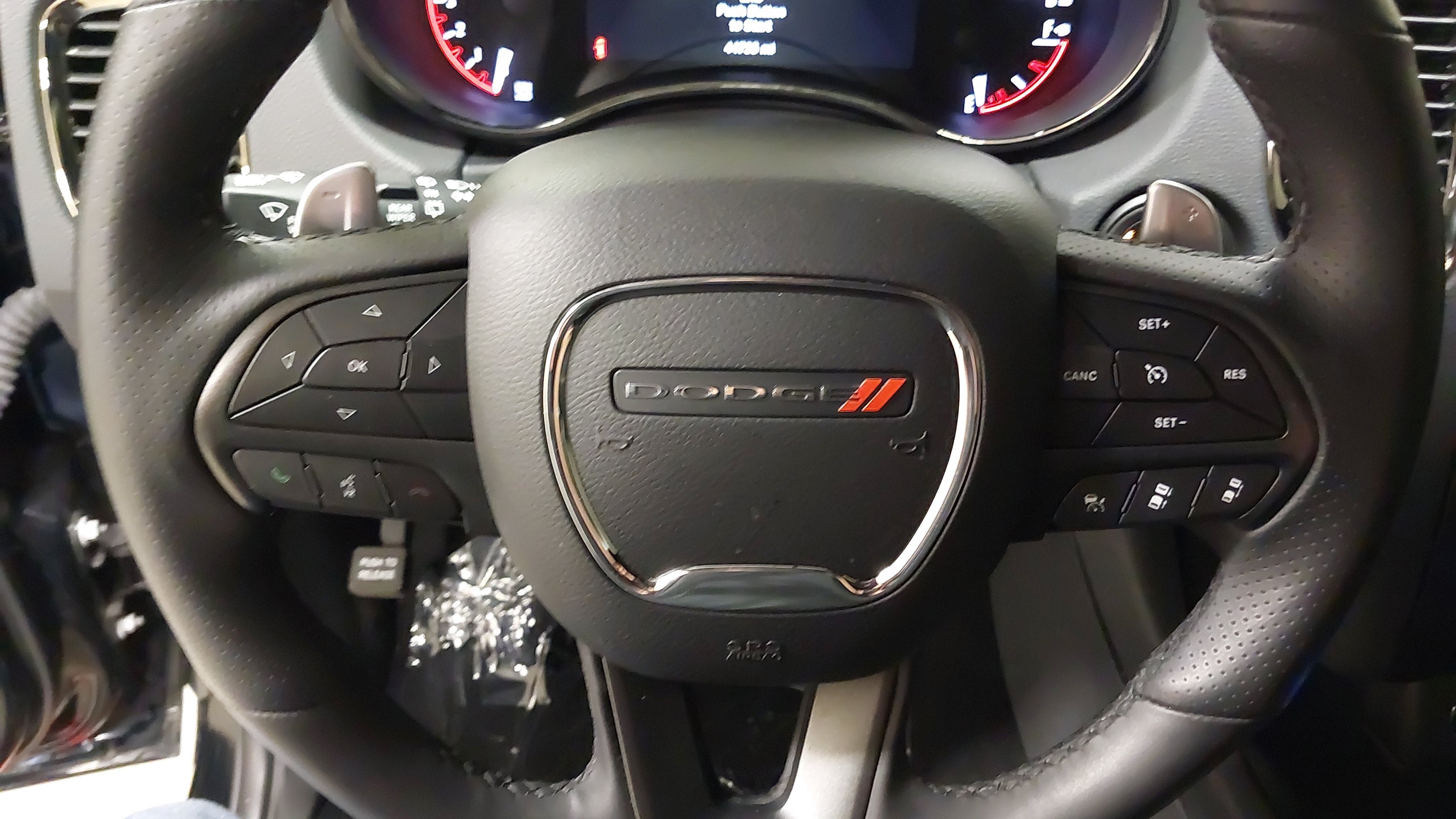 Used 2019 Dodge Durango R/T w/ Technology Group AWD/4WD image 35