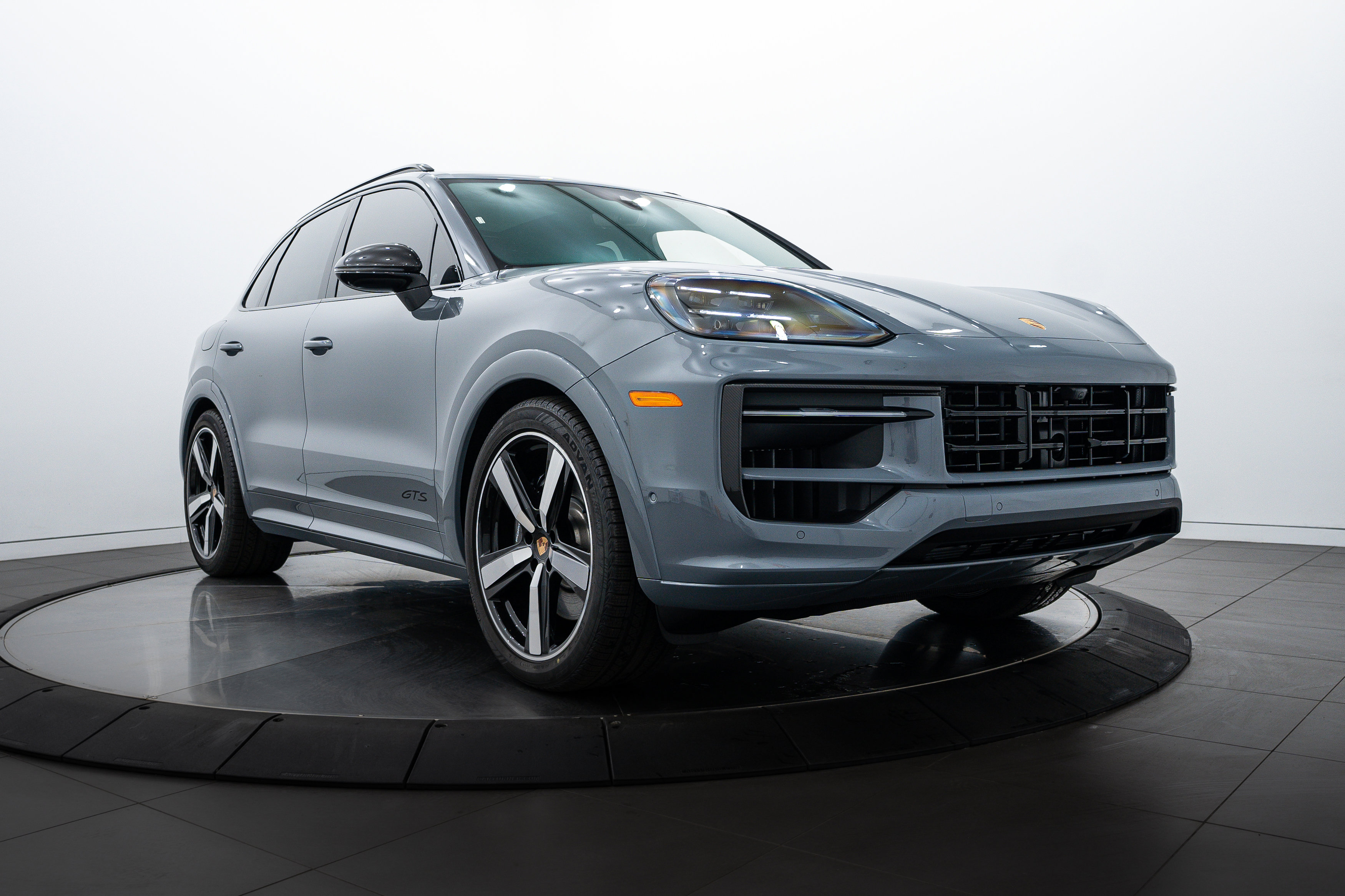 New 2025 Porsche Cayenne GTS image 9