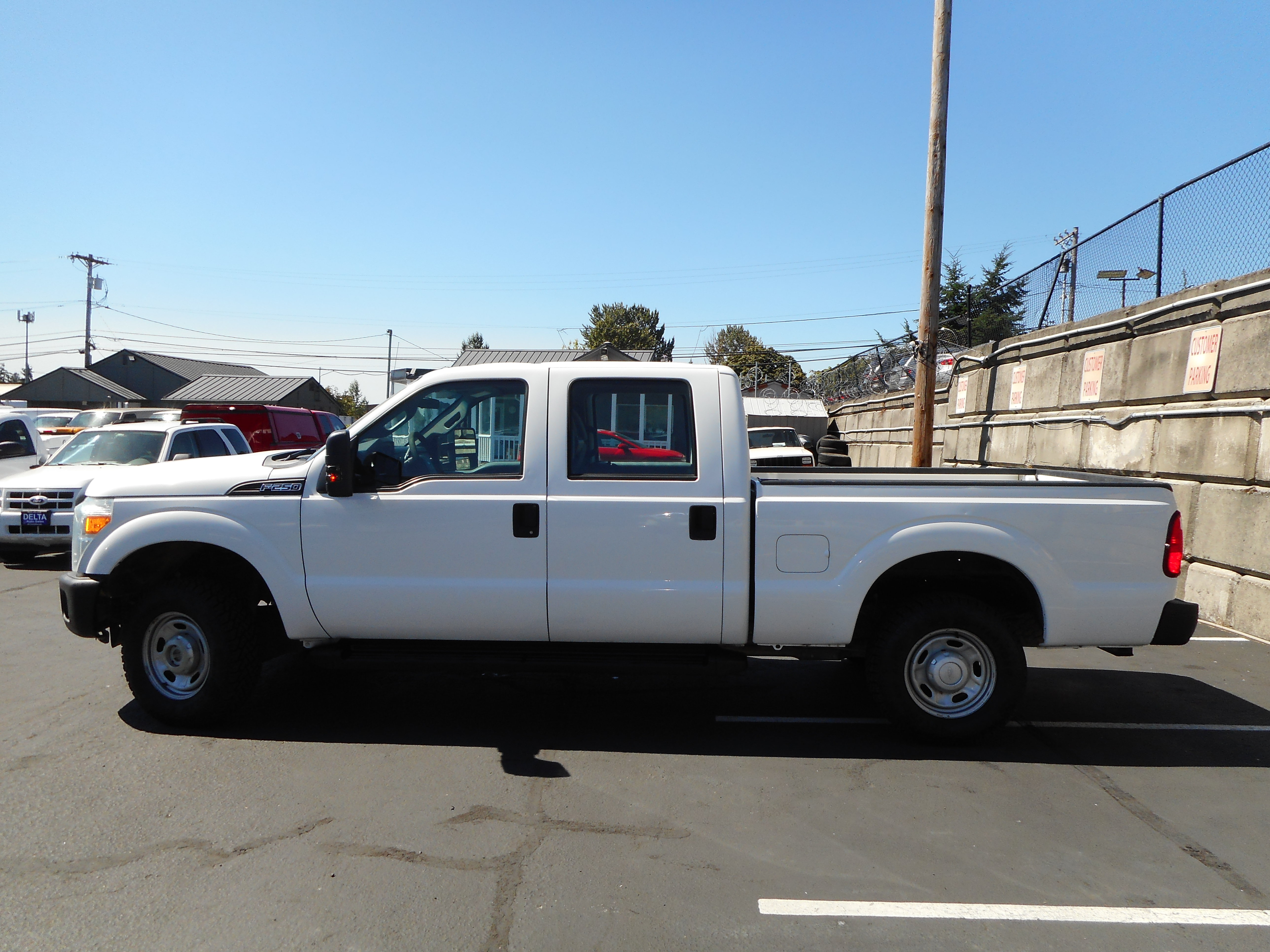 Used 2016 Ford F250 XL w/ Power Equipment Group AWD/4WD image 12