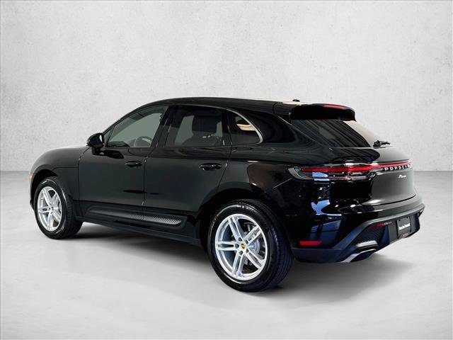 Certified 2026 Porsche Macan AWD/4WD image 3