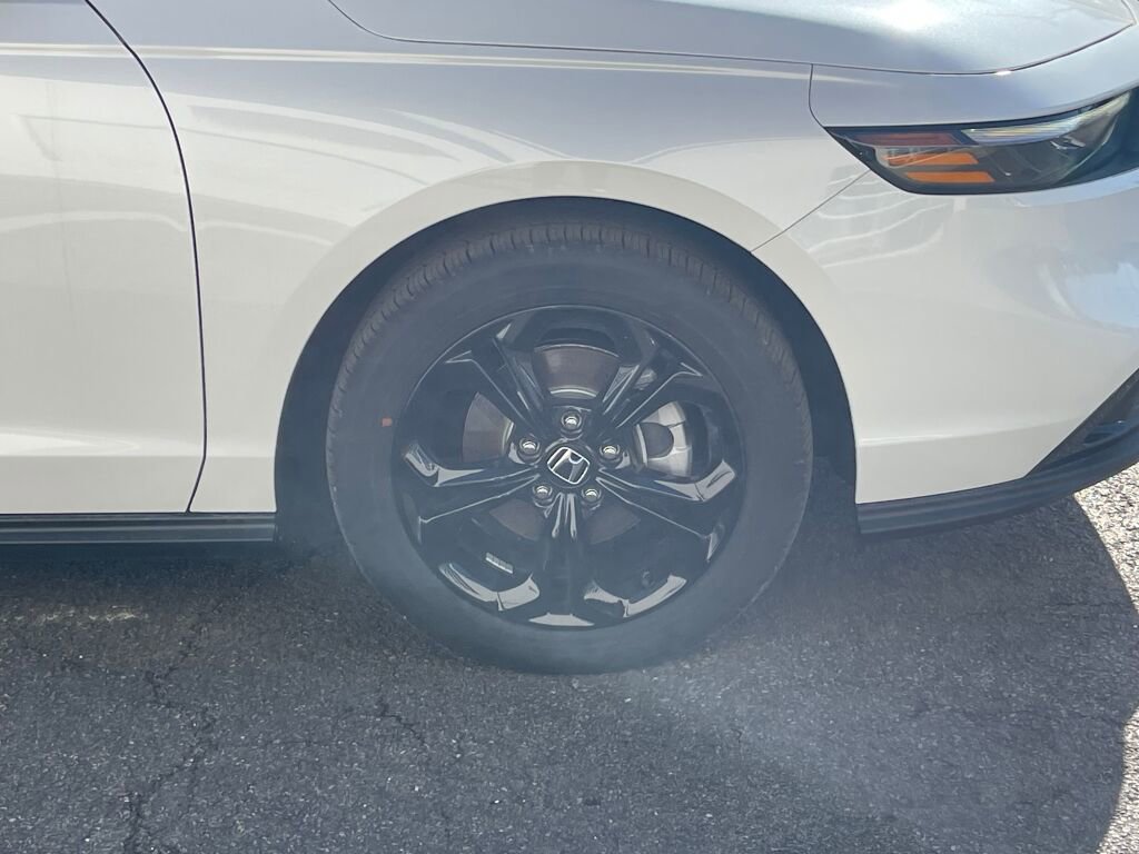 Certified 2025 Honda Accord SE image 11