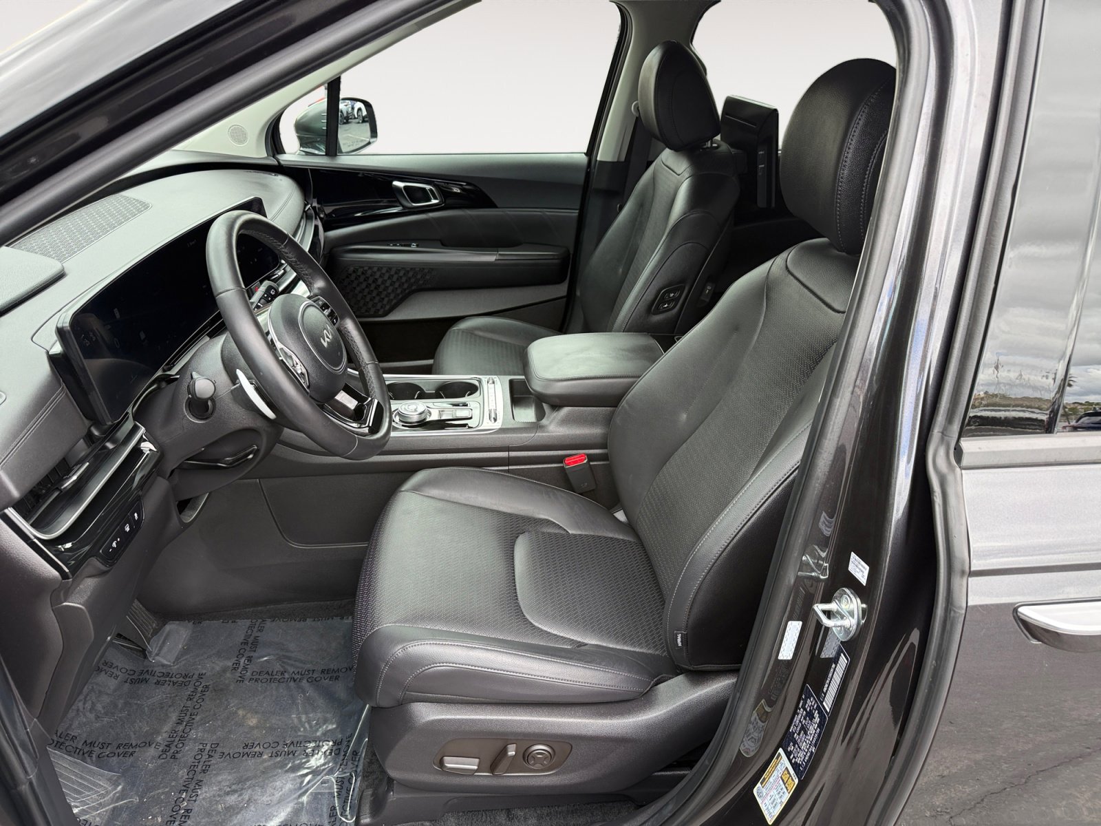 Used 2025 Kia Carnival SX Prestige image 10