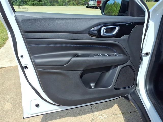 New 2026 Jeep Compass Latitude image 19