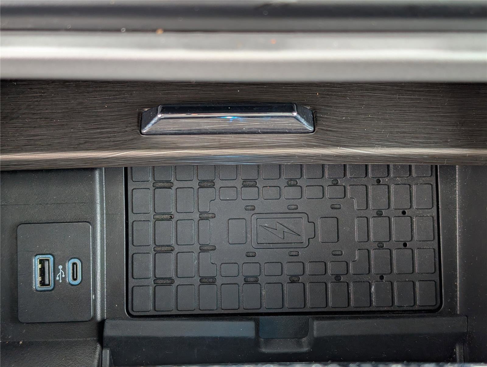 Used 2024 Ford Expedition Limited image 28