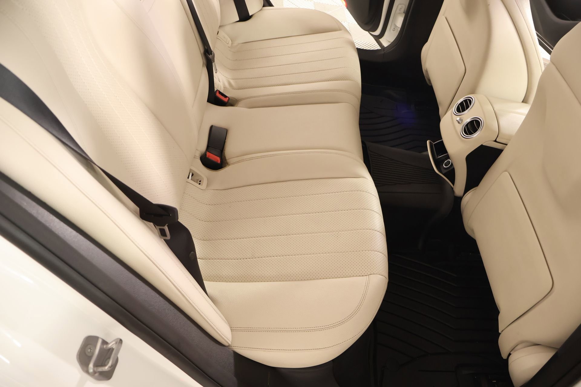 Used 2017 Mercedes-Benz E 300 4MATIC image 14