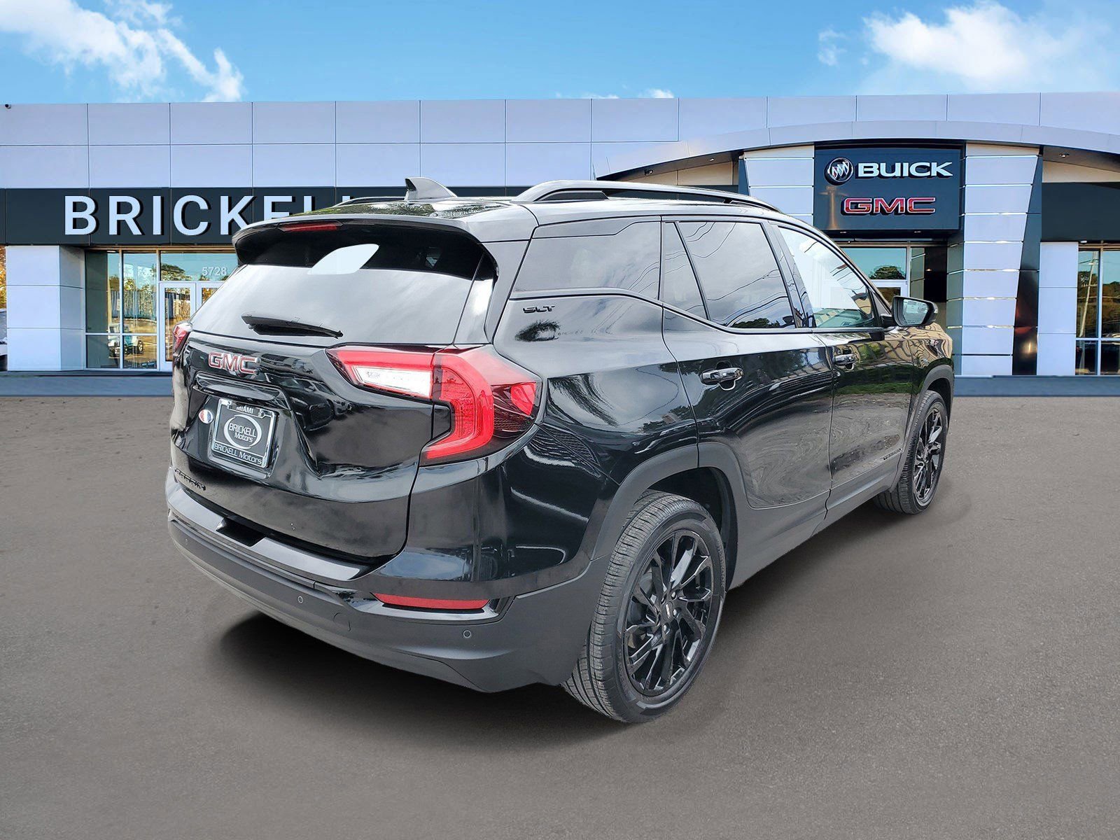 Used 2023 GMC Terrain SLT w/ Elevation Edition FWD image 3
