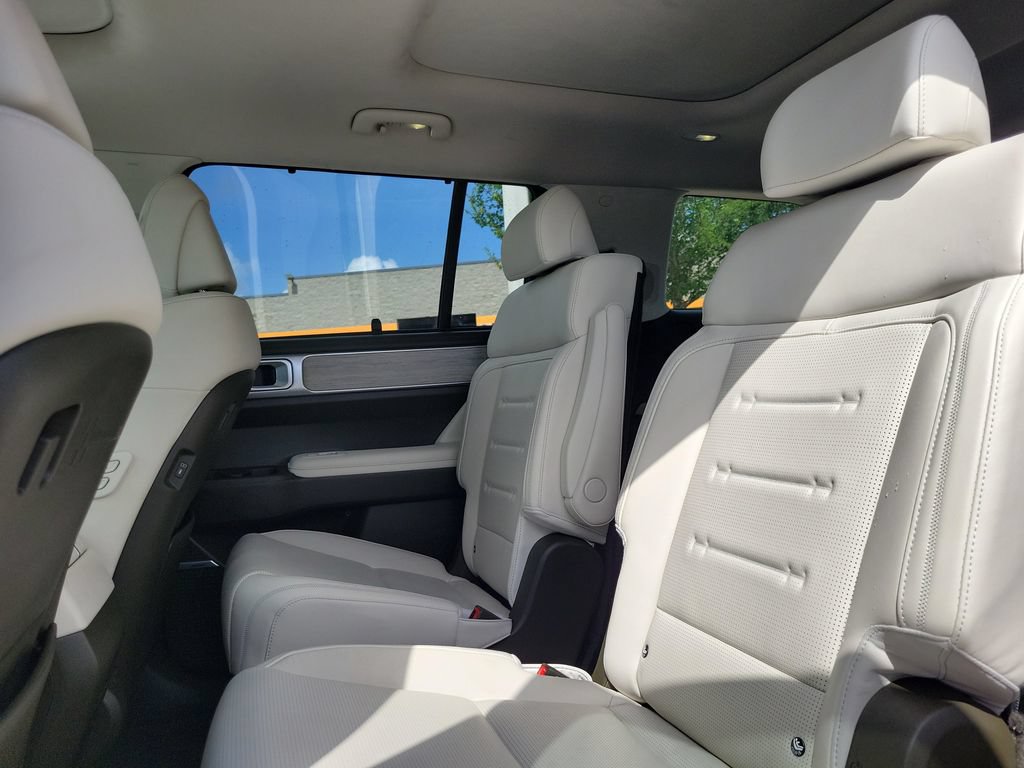 Used 2024 Hyundai Santa Fe Calligraphy AWD/4WD image 10