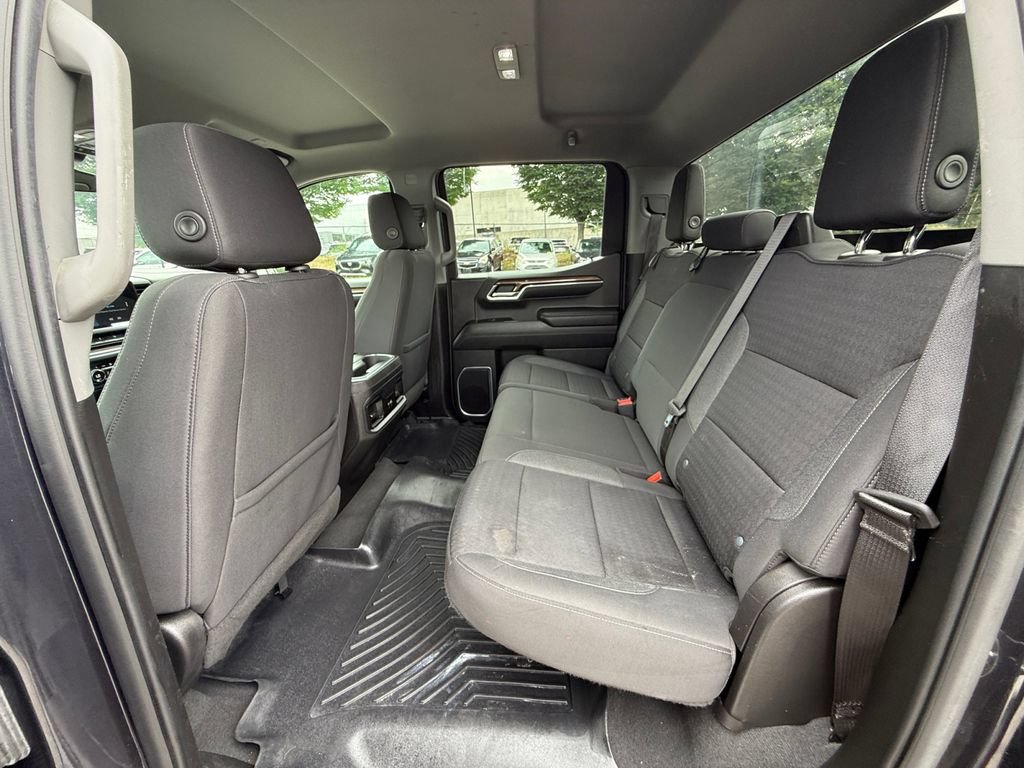 Used 2023 Chevrolet Silverado 1500 LT AWD/4WD image 25
