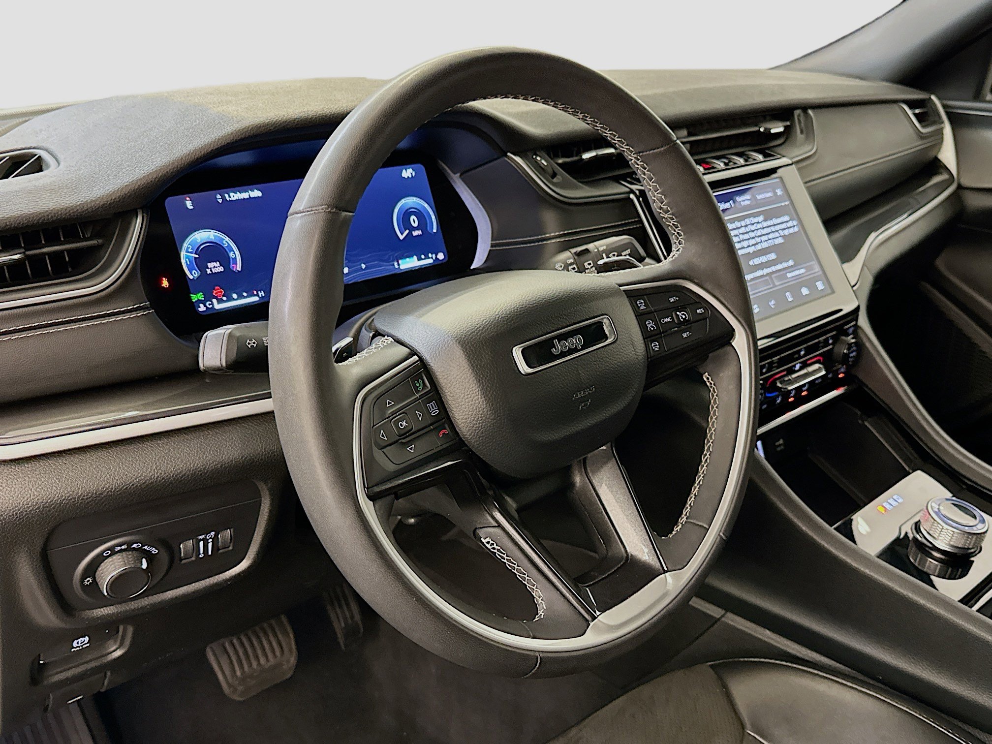 Used 2023 Jeep Grand Cherokee Altitude image 18