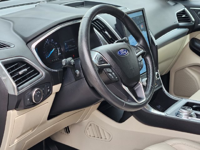 Used 2021 Ford Edge Titanium AWD/4WD image 13
