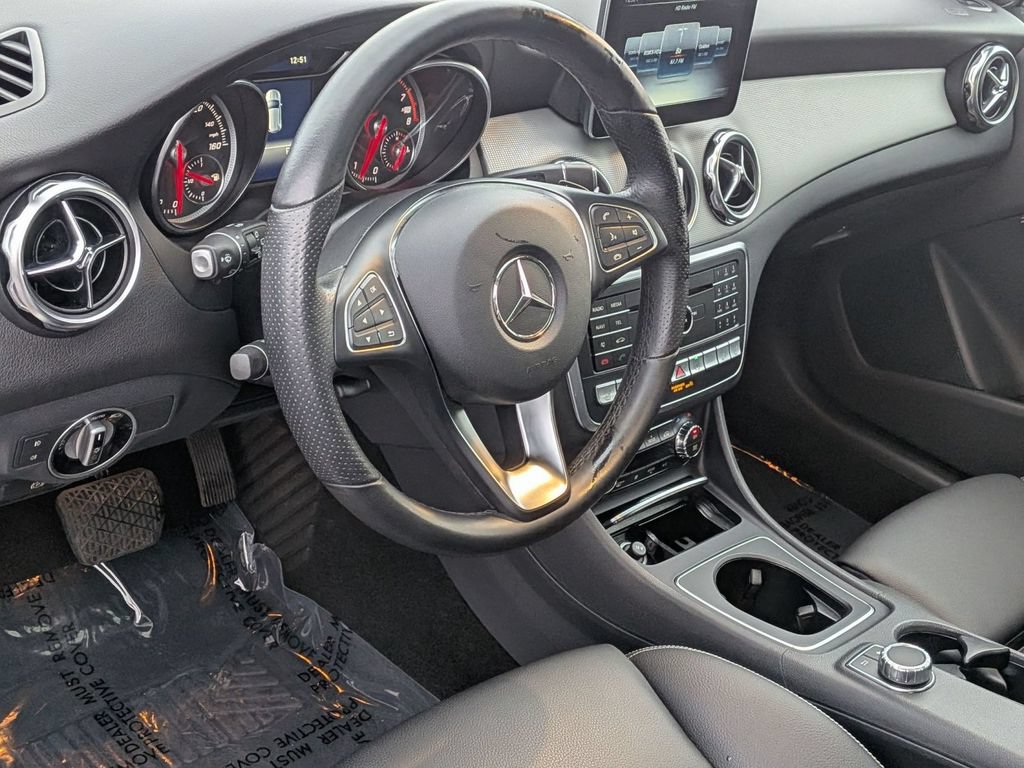 Used 2020 Mercedes-Benz GLA 250 4MATIC w/ Premium Package image 16